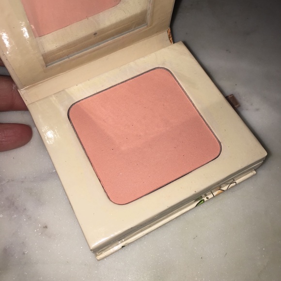 Blush - Picture 2 of 4